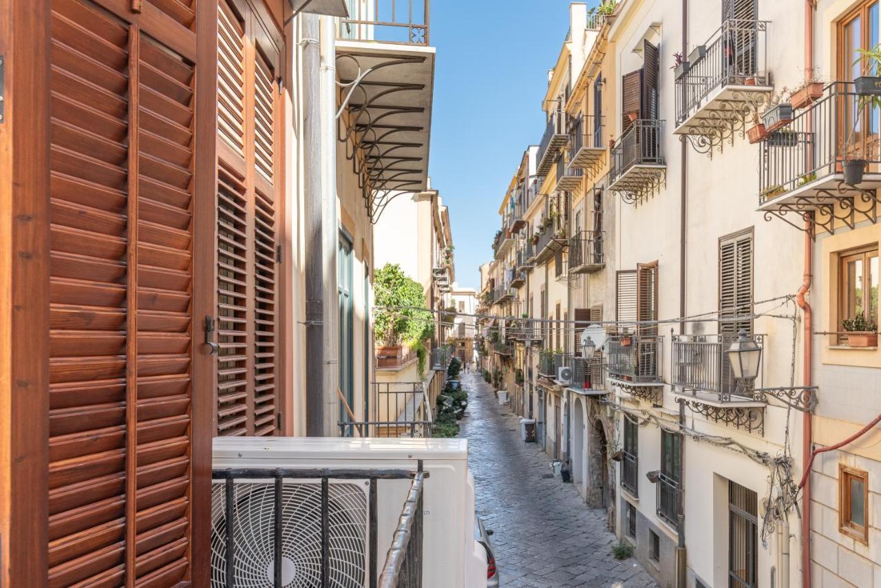 Vetriera 22 * Palermo